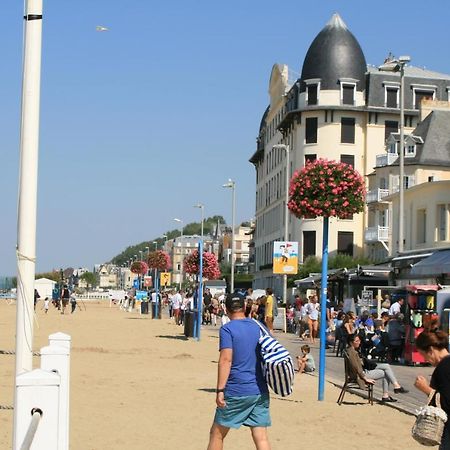 Studio En Plein Coeur De Trouville Buitenkant foto