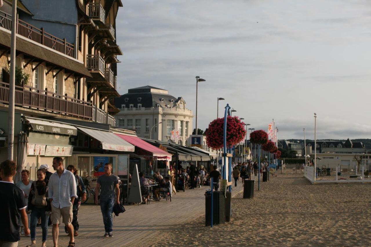 Studio En Plein Coeur De Trouville Buitenkant foto