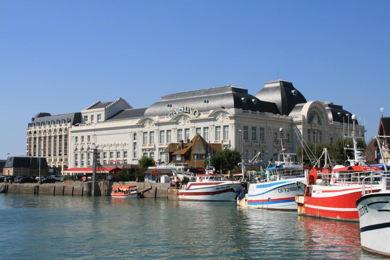 Studio En Plein Coeur De Trouville Buitenkant foto