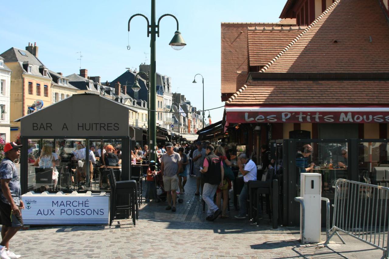 Studio En Plein Coeur De Trouville Buitenkant foto